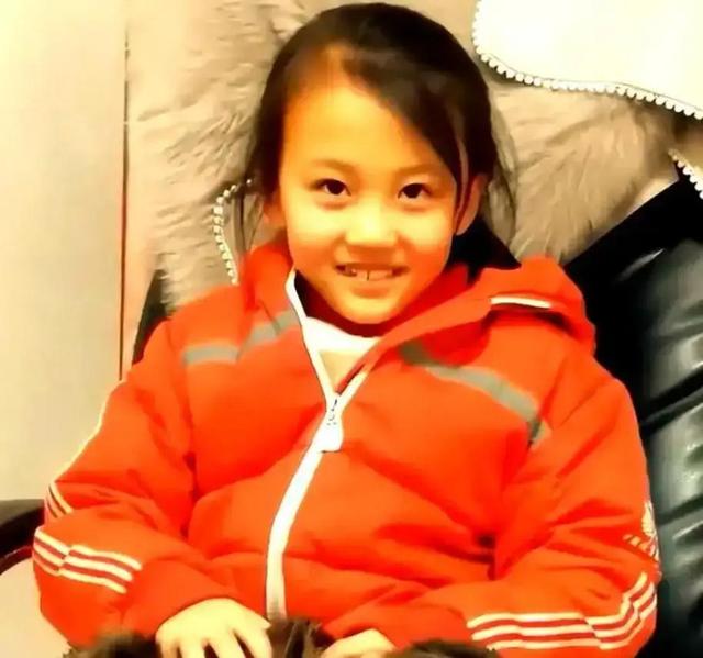 宁夏一笑成名拒绝百万签约的小女孩，现在成了这样
