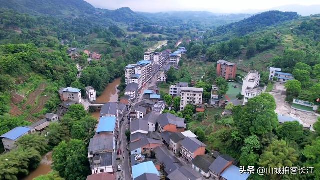 重庆巴南面积排首位的镇，名称来源很传奇，文化艺术家底很厉害！