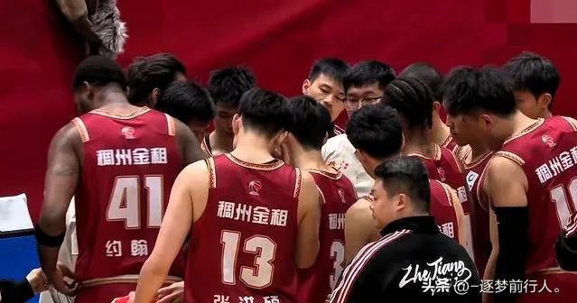 15分大逆转！广东3分险胜浙江，44犯55罚大战，杜锋藏2大惊喜