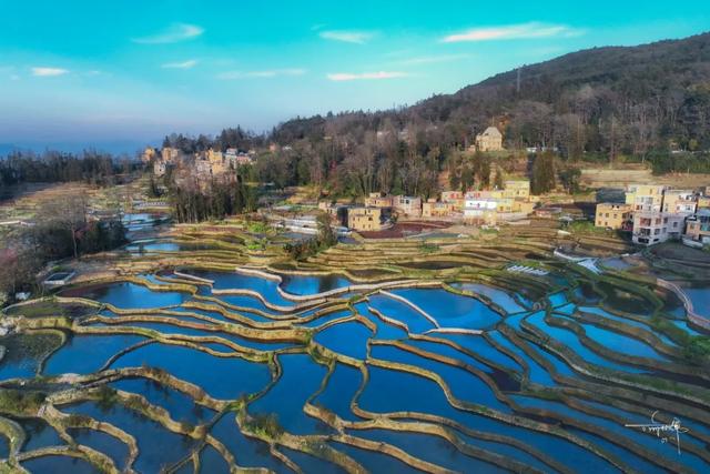 解锁滇东南冬日秘境:7天自驾,邂逅灌水梯田与百年米轨的浪漫