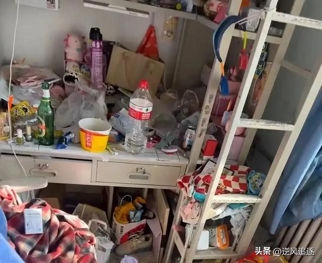 别觉得孩子上大学就可以撒手了，这阶段不管，更容易出问题