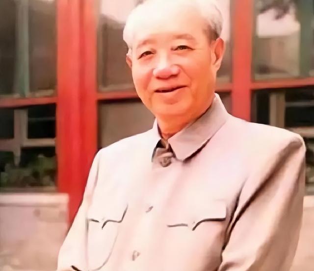 汪东兴保护毛主席30年，晚年懊悔：当年瞎了眼，让主席用这人