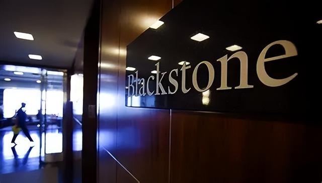 黑石1.89亿押注IOS地产，摩根大通7亿美元布局仓储新赛道