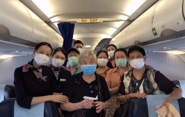 银发族不贪便宜了！退休阿姨迷旅游，61-65岁人群出游增速达58%