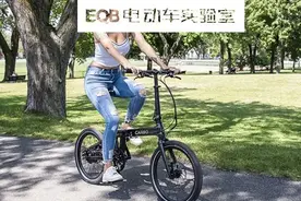 仅重13kg，又一套轻量化可折叠电动自行车图片