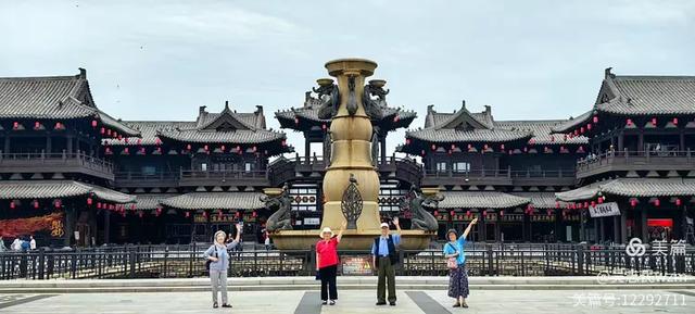 北京开国将军后代合唱走进古城大同，探寻历史足迹，感受文化魅力