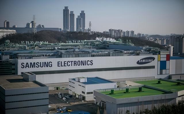 芯片巨头撑不住了？想要重回中国市场，能顶住美国的压力吗？