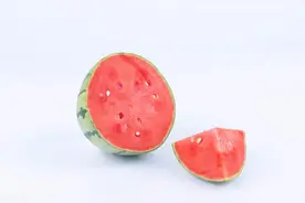 女性例假期间，这些食物尽量不要吃图片