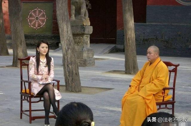 李敖没说谎，看08年李湘拜访少林寺旧照，才发现释永信面相早变了