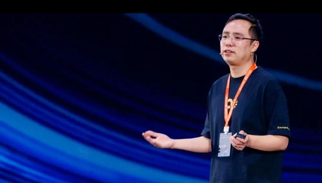 为“小儿子”猛砸百亿的快手，彻底被逼急了