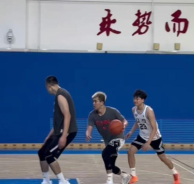 郭艾伦被传回归辽宁男篮，球迷现身官方评论区抵制，静等官宣吧！