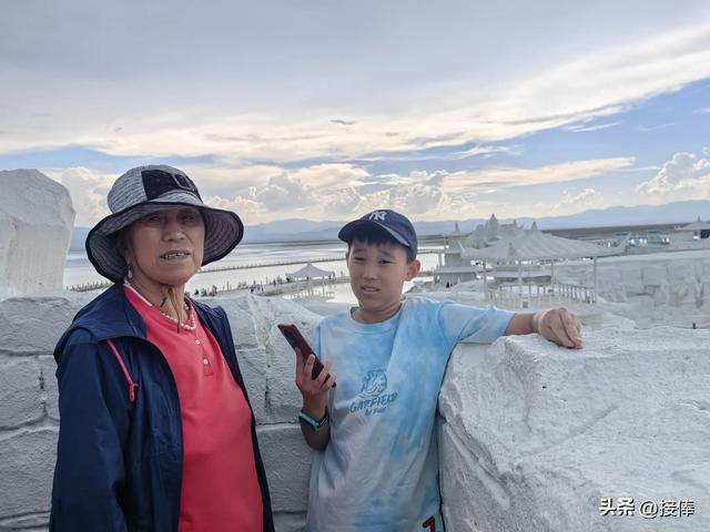 张传禄：茶卡盐湖：尘世之外的梦幻之境
