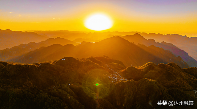 错过等一年！巴山大峡谷秋色刚开场，彩林已美成仙境！