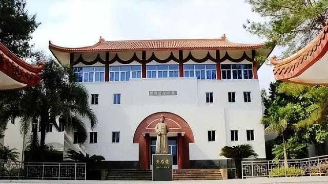 一个被通缉的福建人，带着1000多人逃到海外，建了一座中国城