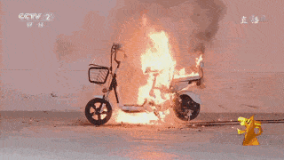 高性能电车频频爆燃，厂家只吹速度不提安全，老百姓能不能买电车