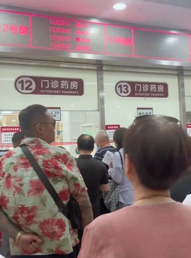 火了！上海45岁二胎妈妈找工作！保育员、陪诊师、试吃员...临时工统统尝试一遍，她感叹→