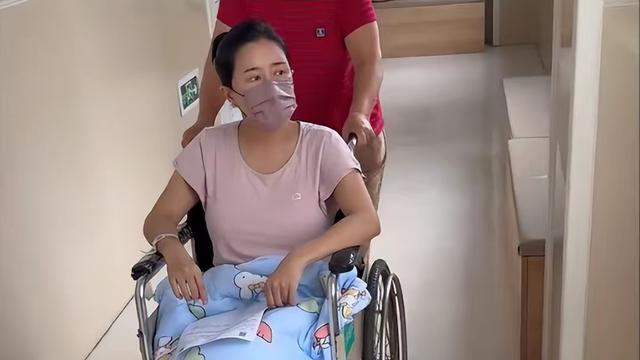 42岁香港艳星下嫁山东农村，曾不雅照满天飞，现状曝光，她后悔吗