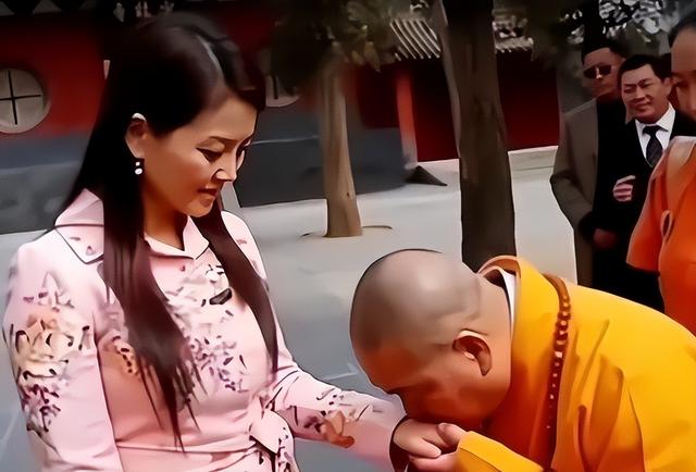 紧急发声！又一央视名嘴受牵连，与释永信合照流出，恶心一幕出现