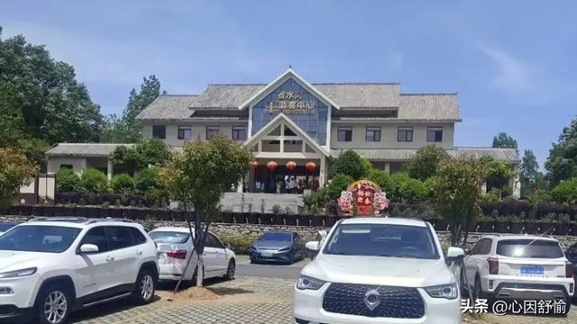 中南第一瀑香水河，汇天地灵气聚山水精华，享有高规格景区资质