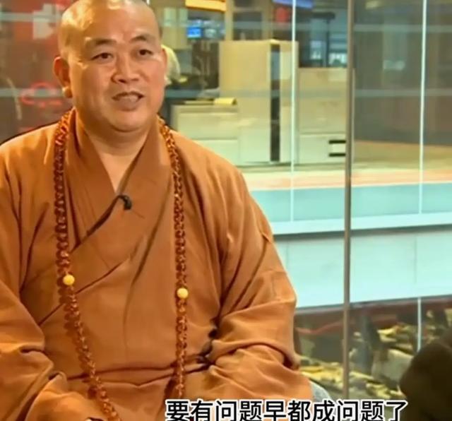 释永信生活有多奢华？身穿16万袈裟包养情妇，寺内义工曝更多内幕