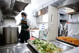 这些老人可享助餐补贴！补贴方式公布！天津11部门发布方案——图片