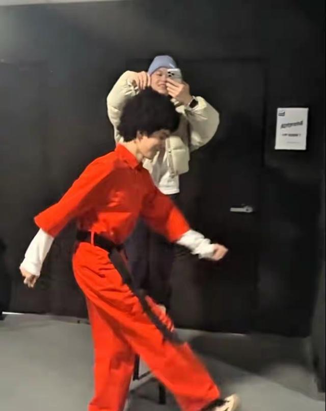 真相了！全红婵来北京不是冬训而是看王俊凯话剧，她的眼里有光了