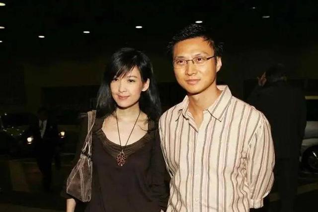 被戴8次绿帽子，3次被捉奸在床，这就是我们“玉女”守卫的爱情