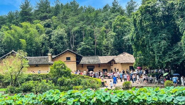 伟人去世十年后的1986年，薄一波预言：以后毛主席的地位还会更高