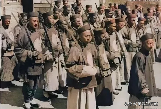 真实清朝王爷原来长这样！名妓果然是名妓，地主婆眼神一看就不善