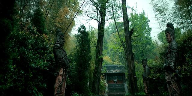 首播两小时热度第一，都市异闻上大分，热巴表现观众给出意外评价