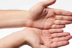 手脚心发热出汗、可能是阴虚火旺，一个中成药，帮你滋阴祛火！图片