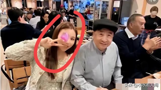 姜昆助理辟谣不到一天，被狠狠“打脸”，姜昆女儿被扒，果不简单