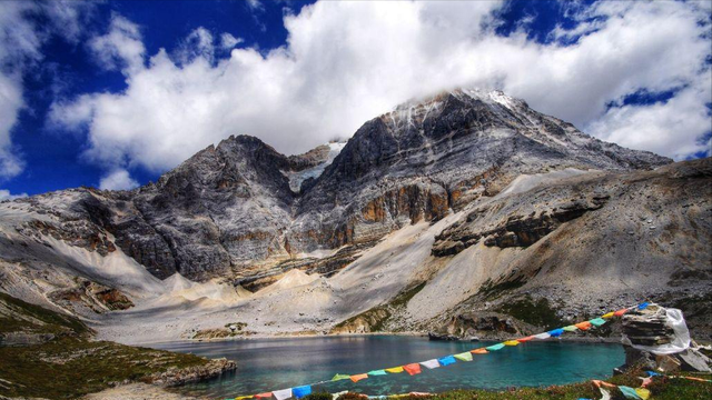 90后女子轻信有腿就行，徒步稻城亚丁，距离终点仅百米突然倒下