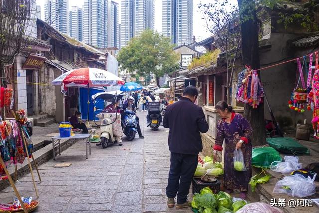 苍山南麓有条青石板路很有味道,中间的龙尾关是南诏军事要塞