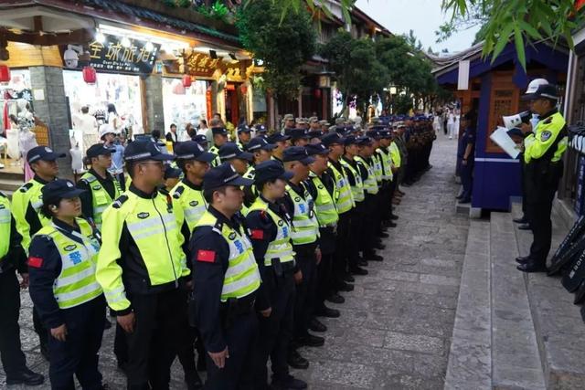 古城派出所“警景融合”，用坚守绘就暑期旅游“和和美美”画卷