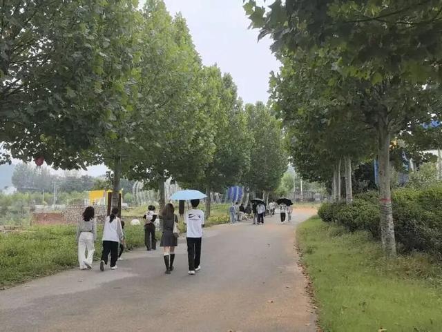 国庆假期首日，翼龙文旅各景区喜迎八方游客！