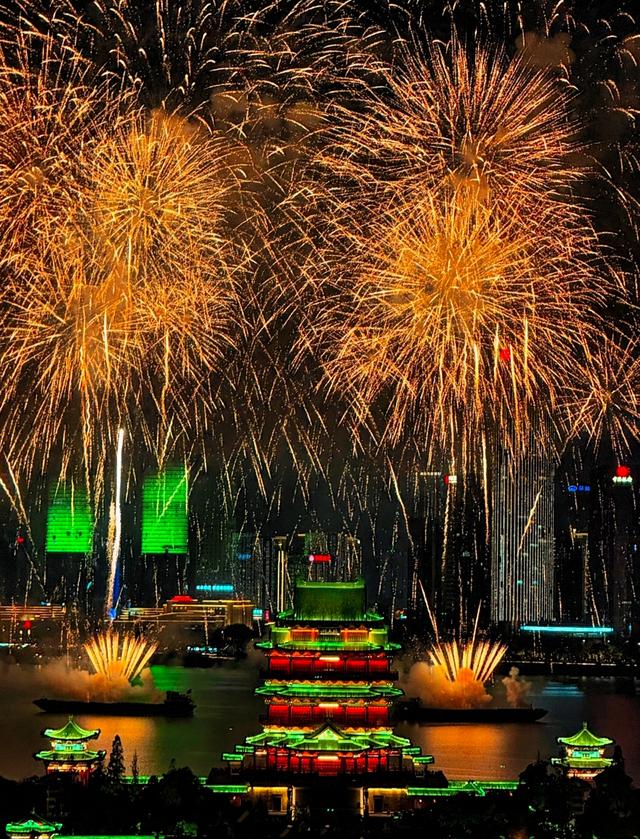 今年国庆假期有个现象挺反常的，大家发现了没？