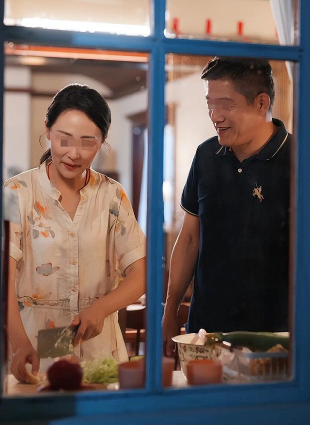 35岁农村少妇坦言:丈夫出门在外打工5年,邻居王大爷帮她很多忙