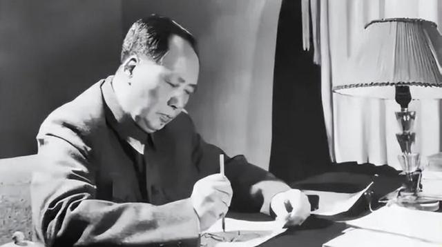 1951年，国民党官员妻子闯入中南海，毛主席怒斥：没带点东西来？