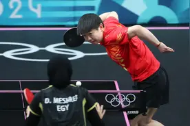 太可爱了！孙颖莎说对手的五环项链好看，评论区太热闹！图片