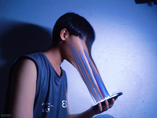 你是否感觉生活被手机“监控”了？