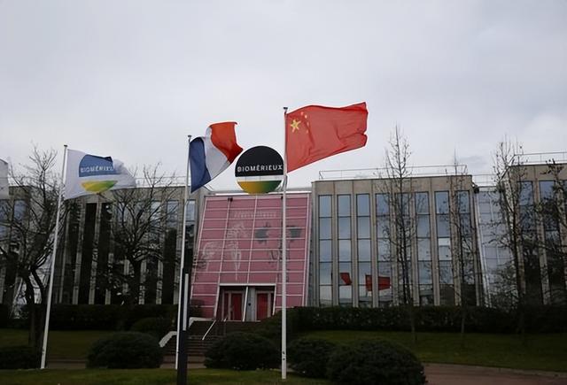 中法连发五道联合声明！马克龙一句共同选择，中法关系再上台阶？