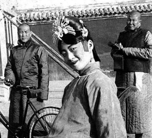 根本不算男人！清朝太监回忆：妃子洗澡不用手和避讳太监，侮辱人