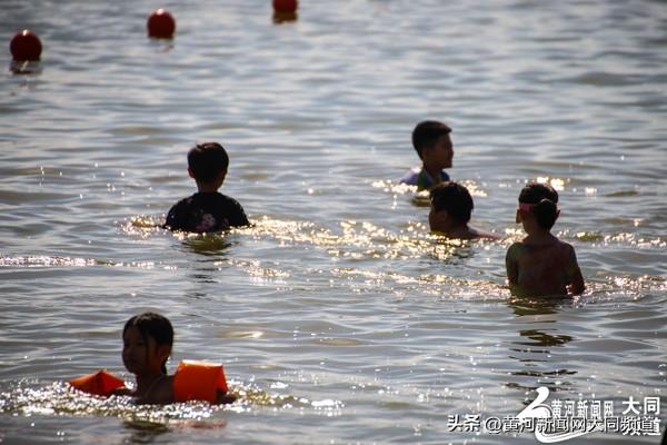 文瀛湖畔掀起夏日狂欢 市民游客共享亲水之乐