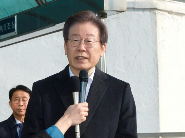 韩国爆发反华集会，李在明却不吭一声，中方直接一句话让韩方失算