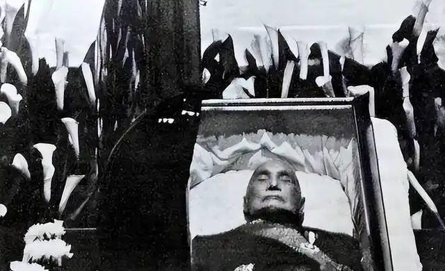 蒋介石遗体已腐烂不堪？守灵三年的侍卫，终于说出慈湖的秘密！