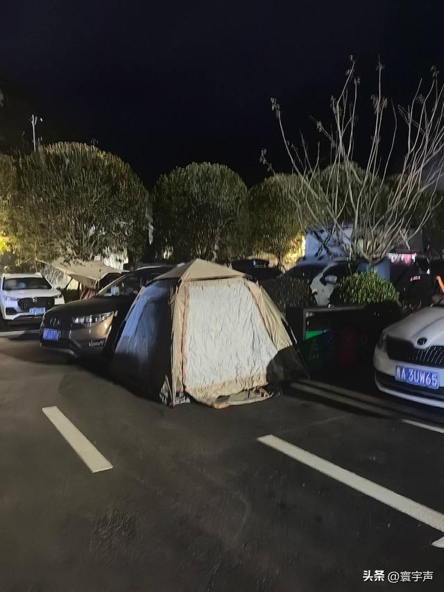 五星酒店遇冷，帐篷卖爆，2025旅游消费大反转，背后原因扎心了