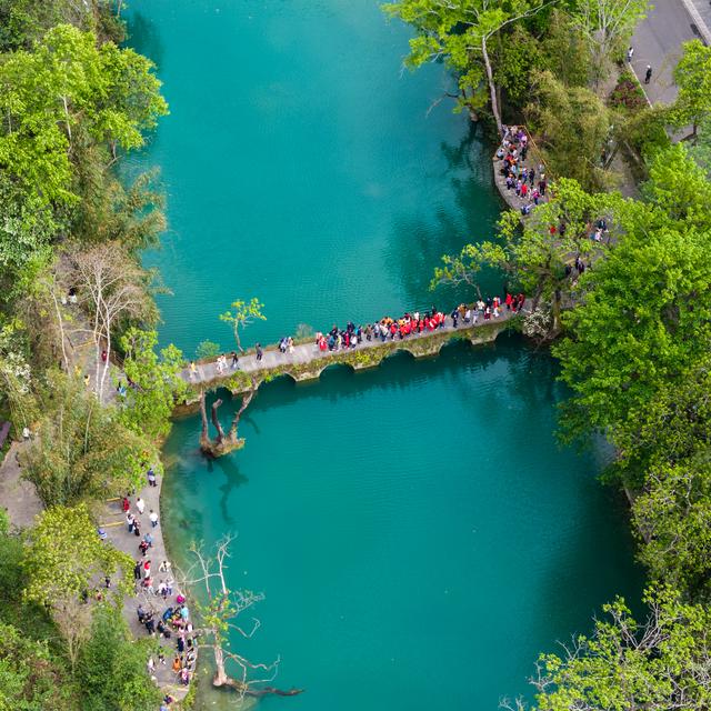 高铁开通之后，荔波为什么更像“过路站”了