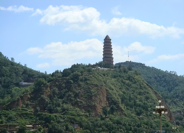 登宝塔山，览延安风貌，悟革命精神！