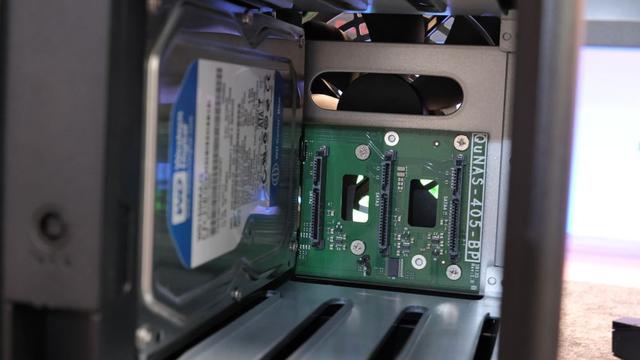 威联通Qu405-N355实测：四盘位NAS性价比之王，藏着AI的存储神器